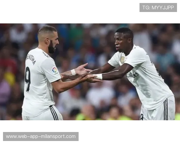 沙特联赛巨头给维尼修斯开出10亿欧元合同，转会风波未平，维特沙俄