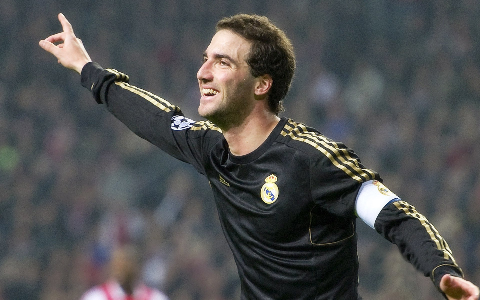 《FIFA》虚拟世界杯，线上线下一体化盛会火爆开幕！，fifa足球世界 虚拟摇杆怎么操作